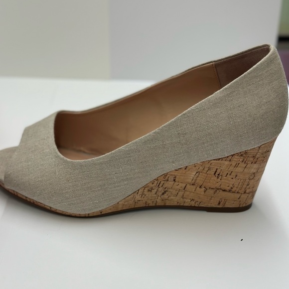 In Every Story women’s wedges. Size 12 Wide - Picture 4 of 5
